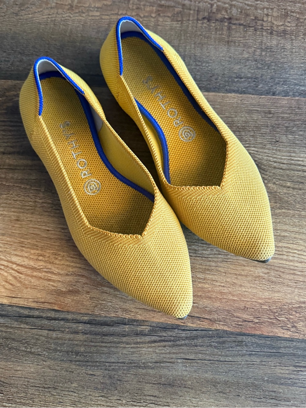 Rothy's Pointed Toe Flat in Mustard Yellow SZ 9